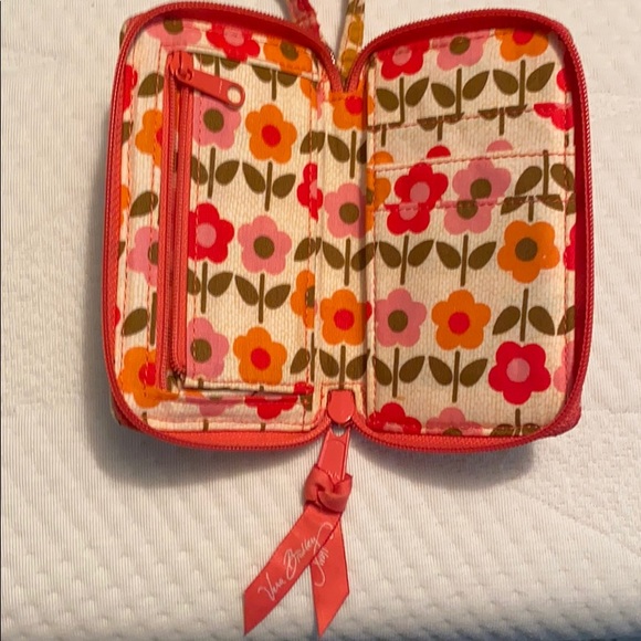 Vera Bradley wallet with wristband - Picture 3 of 3